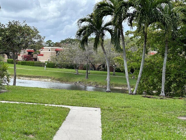 Foto del edificio - 8074 Severn Dr