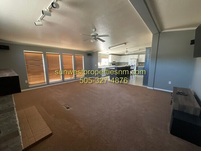 Building Photo - Charming 4-bedroom, 3.5-bathroom house