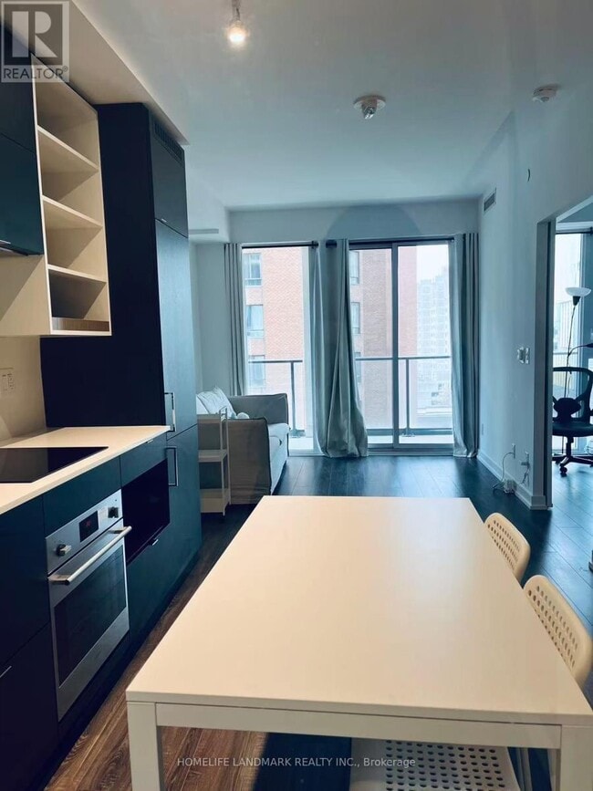 Building Photo - 20 Edward St