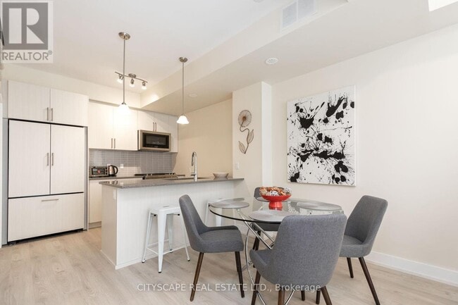 Building Photo - 26 Ernest Ave