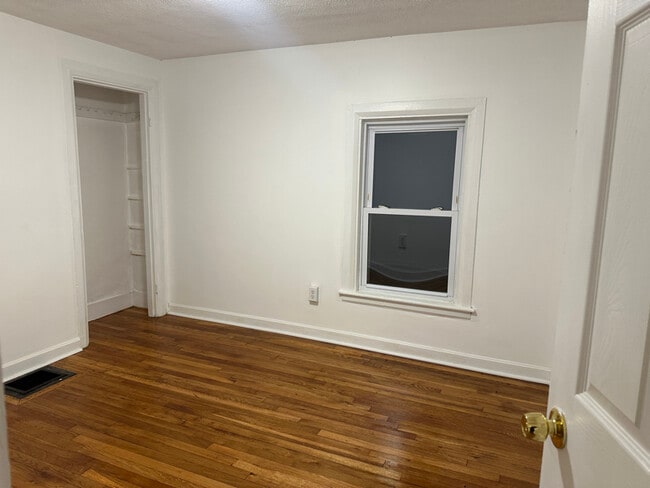 Building Photo - 15 Barrett St