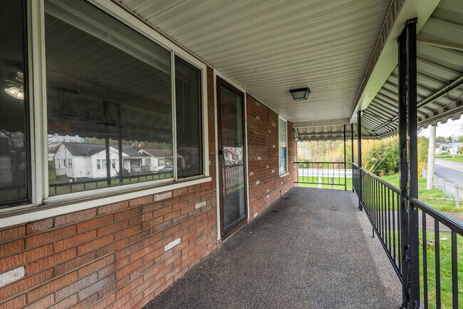 Foto del edificio - 224 N Vance Dr