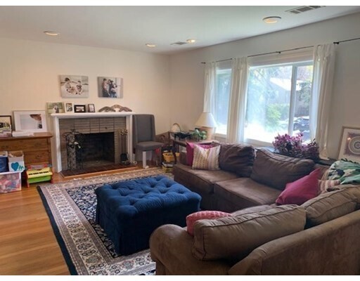 Foto del edificio - 162 Woodbine Cir