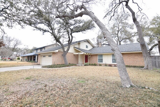 Building Photo - 3602 Iroquois Trail