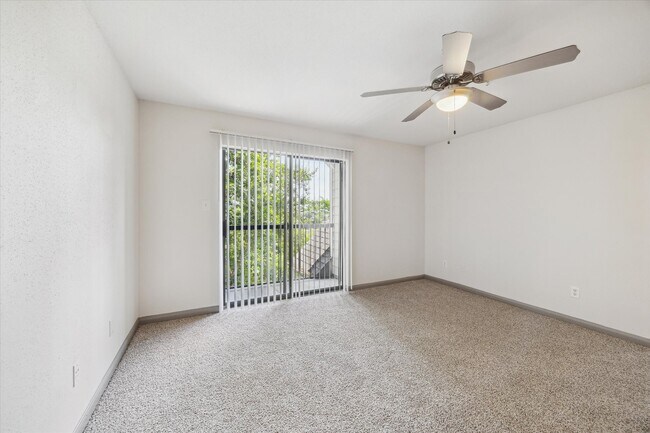 Foto del edificio - 1710 W T C Jester Blvd