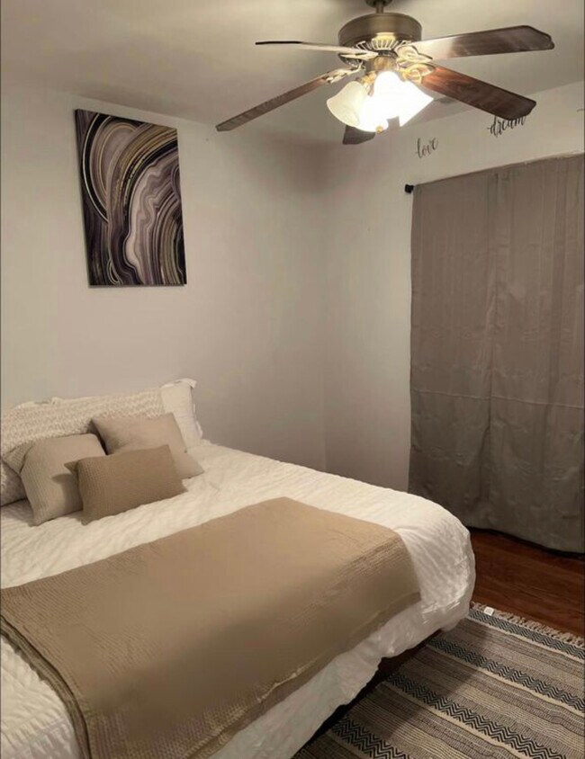 Foto del edificio - 4954-2 W Cullom Ave