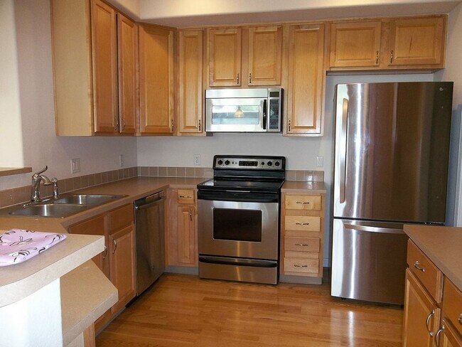 Foto del edificio - Cozy Two Bedroom Condo