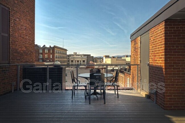 Foto del edificio - 111 Kirk Ave SW