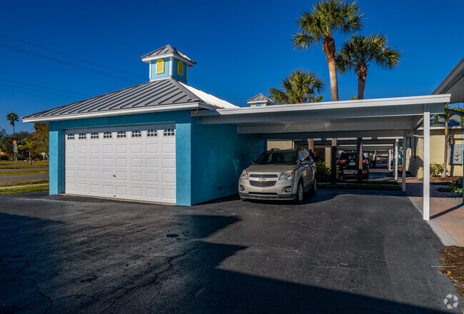 Private Garages and Carports - Pilars Harbour