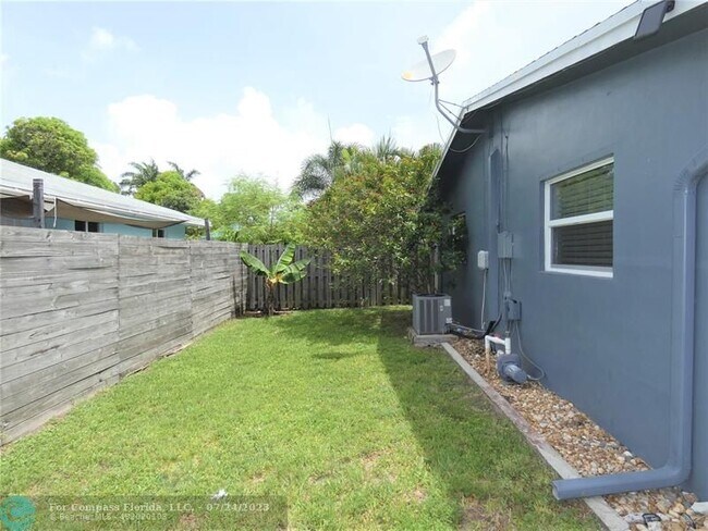 Foto del edificio - 3621 NE 8th Ave