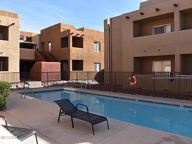 Building Photo - 1810 E Blacklidge Dr
