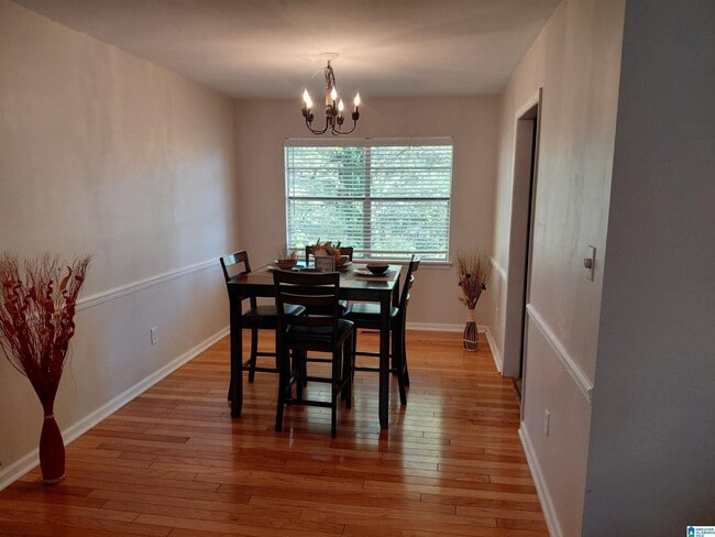 Building Photo - 2559 Janice Cir NE