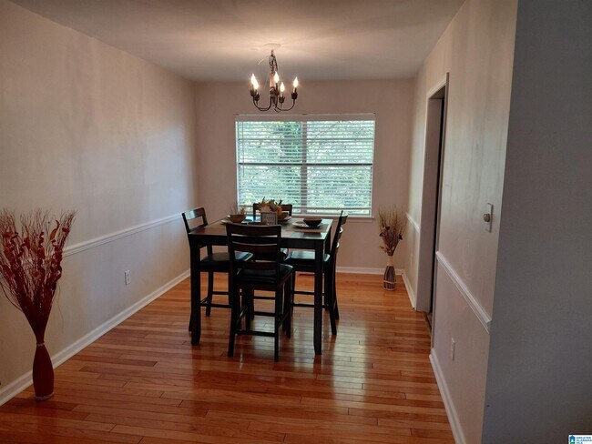 Foto del edificio - 2559 Janice Cir NE