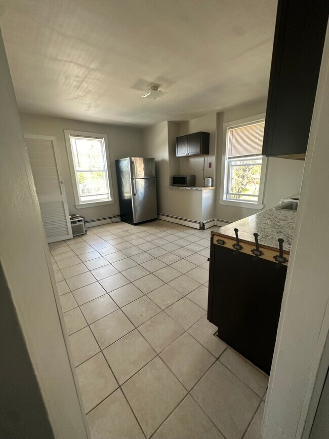 563 Buttonwood St, Norristown, PA 19401 Townhome Rentals in