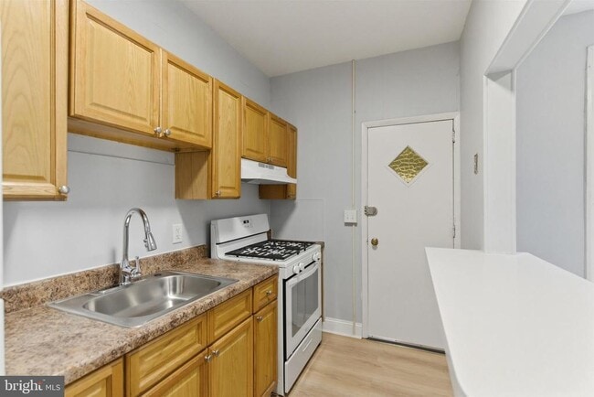 Building Photo - 5938 Chancellor St