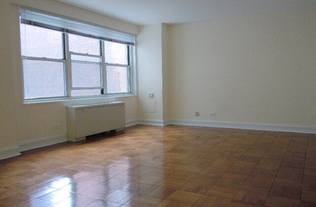 Building Photo - 923 8TH Ave