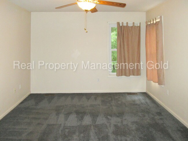 Building Photo - 22684 Rue Woods Dr