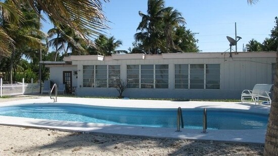 Primary Photo - 76180 Overseas Hwy