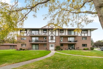 Building Photo - 11045 Theresa Cir Building Photo - 11045 Theresa Cir