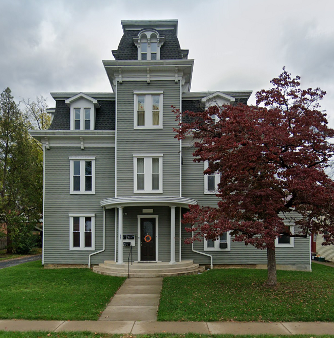 Building Photo - 221 W Church St