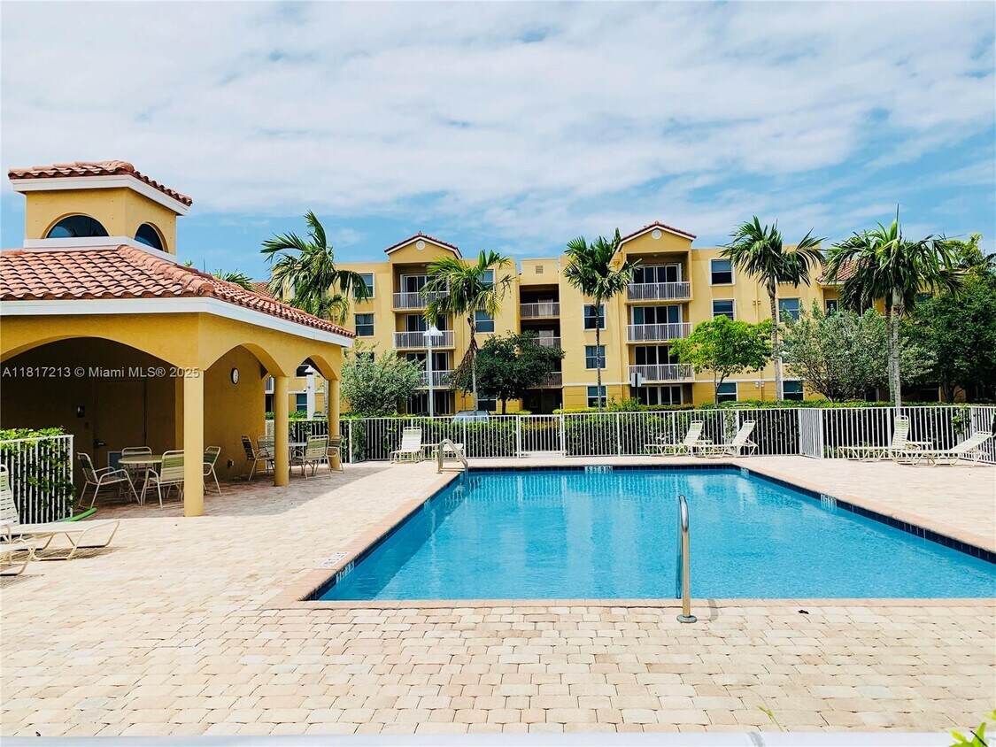 SO FLO Real Estate Group 529 E Sheridan St # 302 DANIA BEACH, FL - 529 E Sheridan St