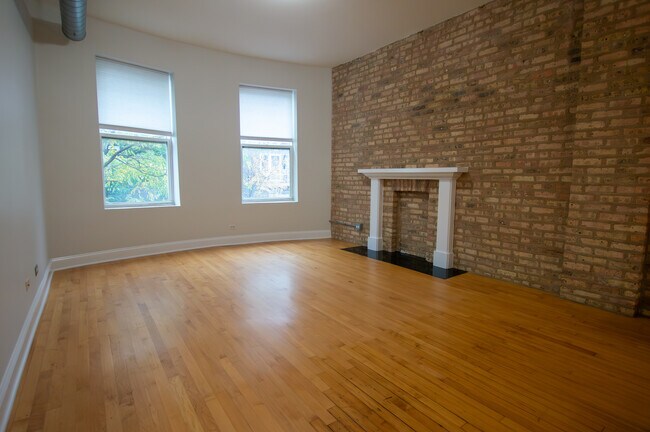 Foto del edificio - 2023 N California Ave