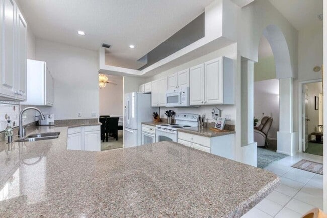 Photo - 1232 Avondale Ln House