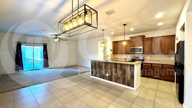 Foto del edificio - 802 W Witt Ave
