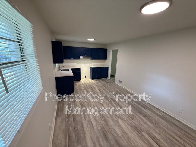 Foto del edificio - 4680 Ryan Rd