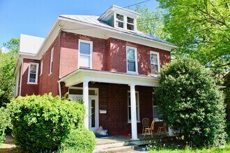 Building Photo - 316 N High St