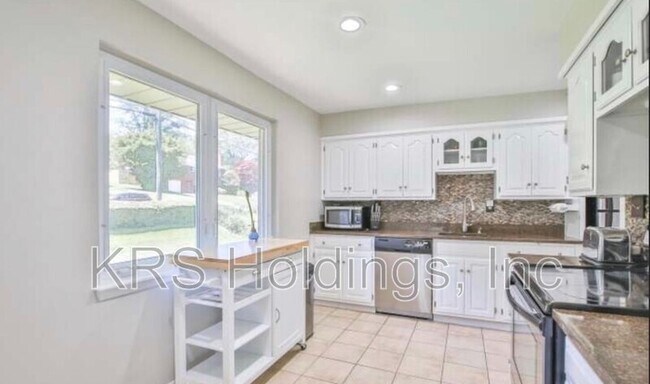 Foto del edificio - 7110 Murray Ln
