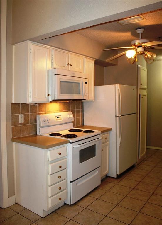 Foto del edificio - 2812 Lemmontree Ln