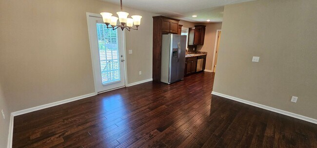 Foto del edificio - Beautiful 3 Bedroom Home with Large Fenced...