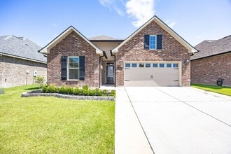 Building Photo - 812 Beaumont Dr