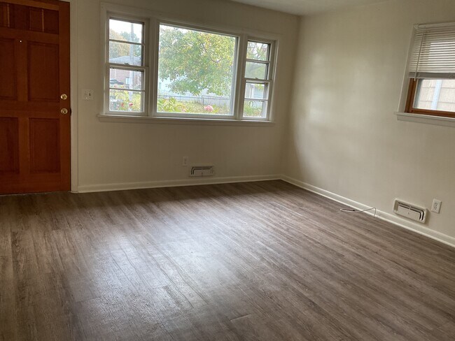 Foto del edificio - 211 Magnolia Ave