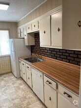 Building Photo - 1208 Bush River Rd