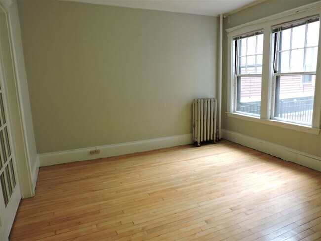 Building Photo - 11 Story St