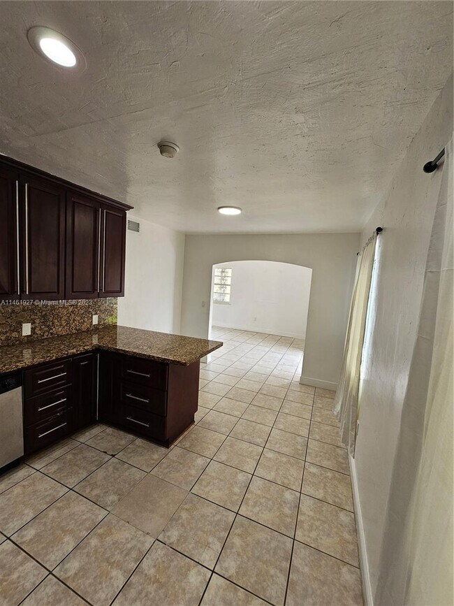 Foto del edificio - 655 SW 19th Rd