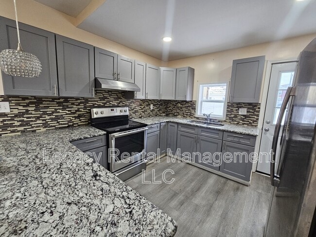 Building Photo - 156 Washington St