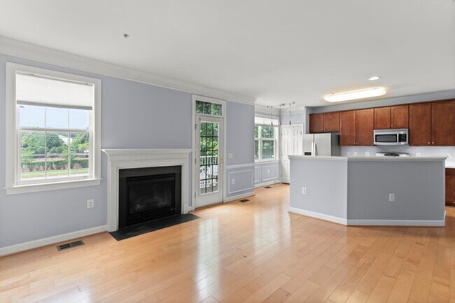 Building Photo - Contemporary 3 LVL 3 -2.5 TH w/ one car ga...