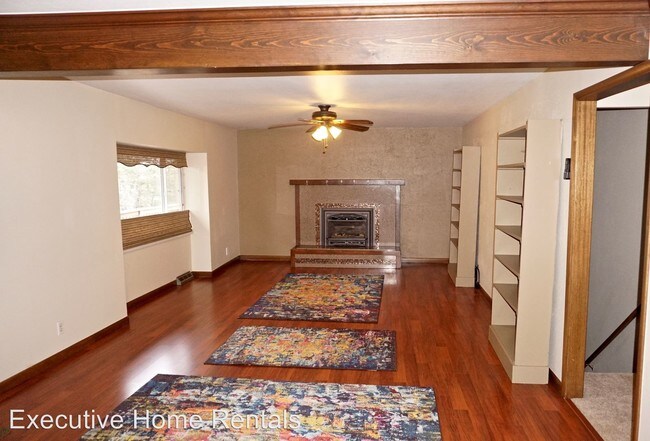 Building Photo - 4130 Aspen Ln