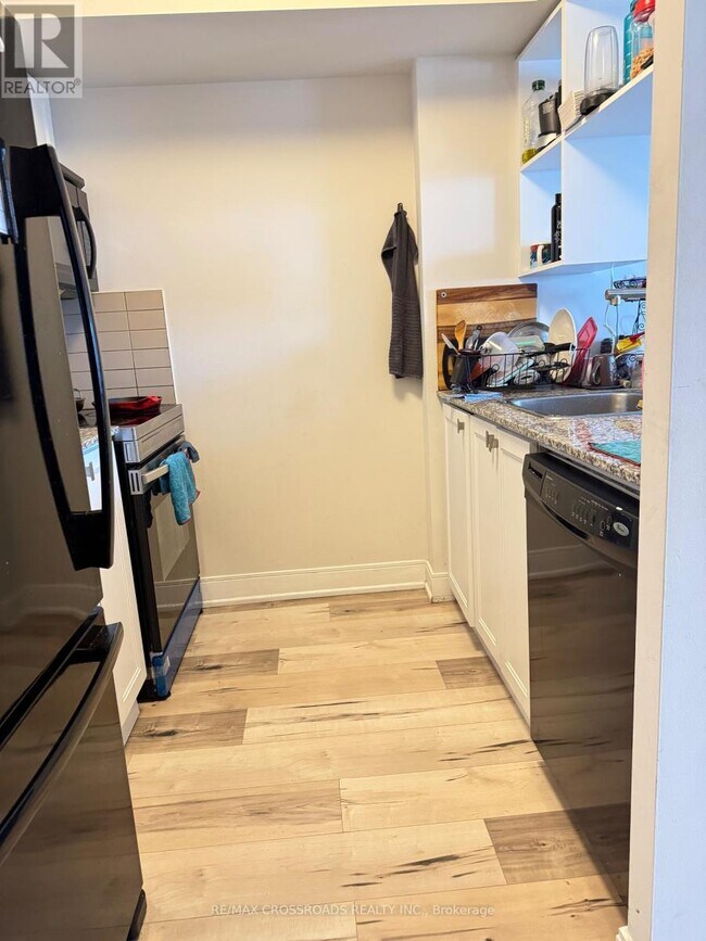 Photo du bâtiment - 125 Village Green Square