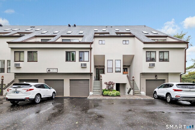 Building Photo - 73 Harbor Dr