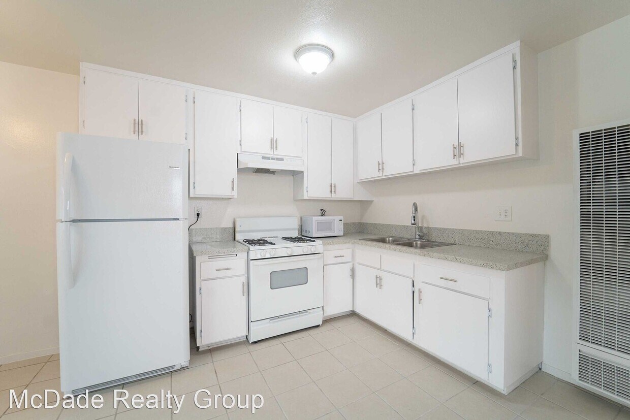 Building Photo - 3659 Lemona Ave