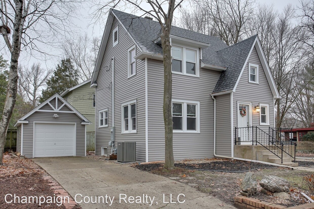 Primary Photo - 3 br, 1 bath House - 202 W. Florida Ave.