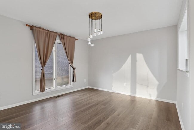 Foto del edificio - 4043 Lake Glen Rd