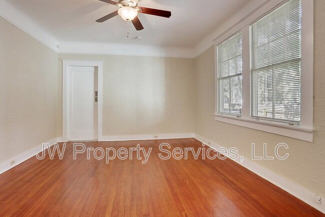 Foto del edificio - 128 Lake Ave