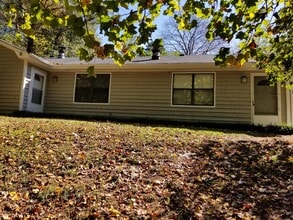 Building Photo - 1330 White Oak Dr
