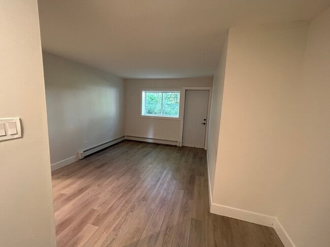 Building Photo - 104 Pinecrest Dr