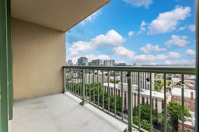 Foto del edificio - 111 W Maple St